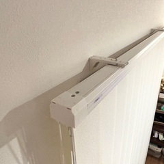 【ジャンク品】ニチベイ　バーチカルブラインド　オフホワイトの画像