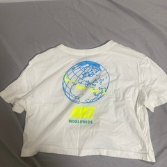 nike ショート丈　ヘソだしTシャツの画像