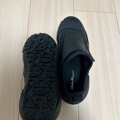 【新品・未使用】 Salvatore Ferragamo 22.5スニーカーの画像