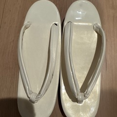 ホワイト草履の画像