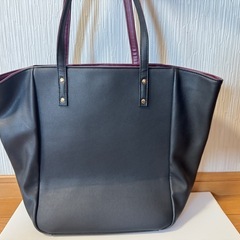 ブラック×ボルドー 内ポケット付き トートバッグの画像