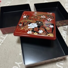 【8/20まで】65三段重箱 赤 花柄の画像
