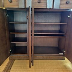 木製キャビネット（幅115cm×高さ110cm×奥行き43cm）の画像