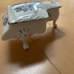 ピアノ型　　置物の画像