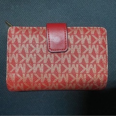 MICHEALKORS(マイケルコース)二つ折り財布 の画像