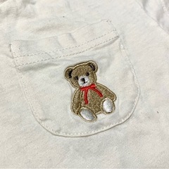 フリル付きピンクと刺繍クマ白トップスセットの画像