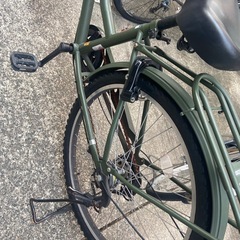 本日16000円→12000円　人気色(^^)カーキ自転車　26インチ　変速6段　電動　自転車 の画像