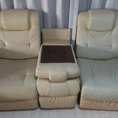 本革電動ソファー色褪せありの画像