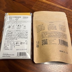 メープルシナモンラテとチャボさんのお茶の画像