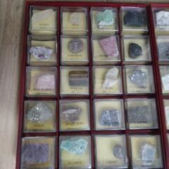 地球の鉱物コレクション  ディアゴスティーニ  31個の画像