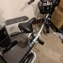 電動アシスト自転車三輪じてバッテリー新品２本付いてます。の画像
