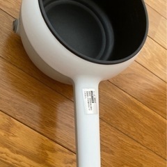 直接渡し電気片手鍋とPanasonic新品鍋の画像