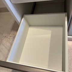 美品食器棚の画像