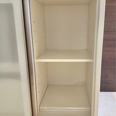 美品食器棚の画像