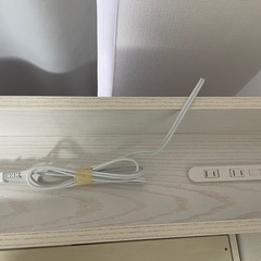 【美品】収納・USBコンセント付きシングルベッドフレーム（すのこ・木製）の画像