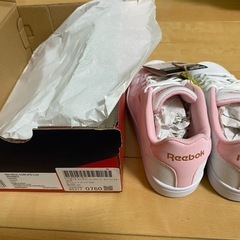 ★新品22.5cm Reebok　スニーカー　ピンク🩷の画像