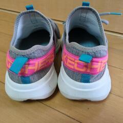 SKECHERS グレー ピンク スニーカー　24cmの画像