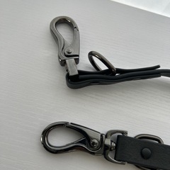 ダブルフックリード、重厚感、防水、タスキ掛けの画像