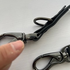 ダブルフックリード、重厚感、防水、タスキ掛けの画像