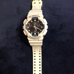 CASIO　G-SHOCKホワイト　メンズ腕時計の画像