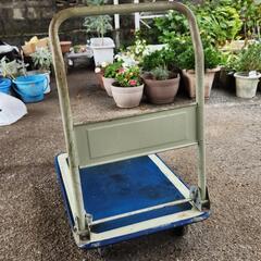 荷物台車の画像