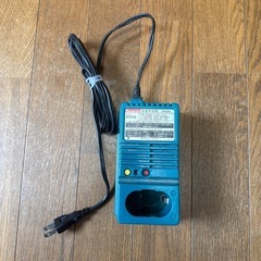 マキタ6200D 電池ドライバードリル　DC97000 急速充電器　ジャンク品　部品取りにの画像