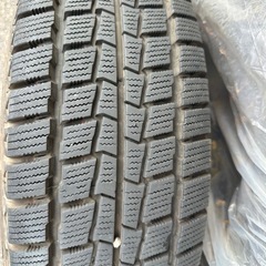 ハイエース6穴 15インチ スタッドレス バリ溝 履き潰しにの画像
