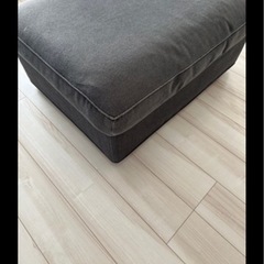 【無料】IKEA ソファー シーヴイック オットマン付きの画像