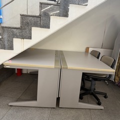 オフィスデスク2台+チェア2脚セットの画像