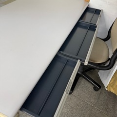 オフィスデスク2台+チェア2脚セットの画像