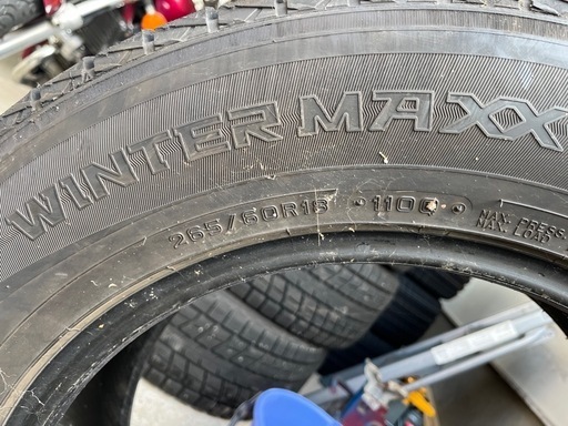スタッドレスタイヤ　4本