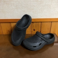 黒サンダルの画像