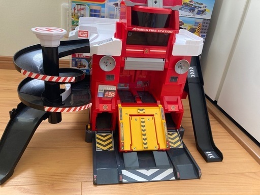 トミカ