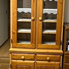 食器棚の画像