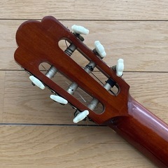 古いクラシックギターの画像