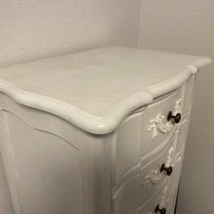 ビンテージチェストの画像