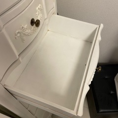 ビンテージチェストの画像
