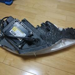エスティマハイブリッド　左右ヘッドライトの画像