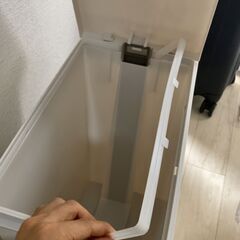 【0円】スリムペダルペール (30L ホワイト) ゴミ箱 ニトリの画像