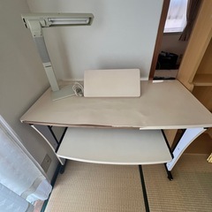 8/20まで    デスクのみの画像