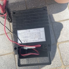 バッテリーチャージャー　充電器の画像