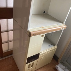 計量米びつ付きキッチン収納棚の画像