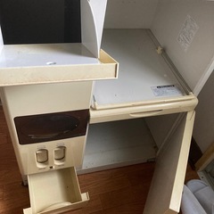 計量米びつ付きキッチン収納棚の画像