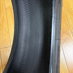 車のタイヤの画像