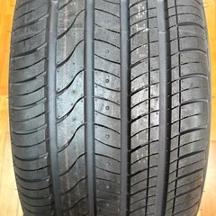 車のタイヤの画像