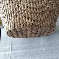 自然な感じの草製バッグの画像