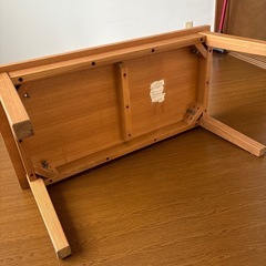【無料】木製テーブルの画像