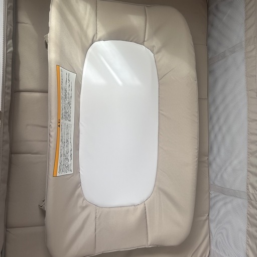 ベージュ メッシュサイド ベビーベッド ゆりかご おむつ交換台付き 0ヶ月〜