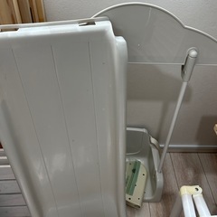ジャングルジム、滑り台の画像