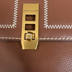 CHARLES & KEITH ショルダーバッグの画像